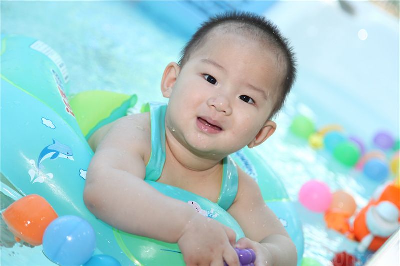 广东四会吾悦广场婴儿游泳馆开张啦(图4)